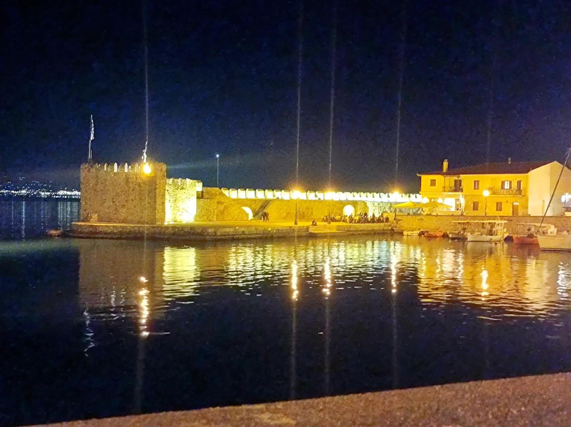 Appartamento Kelly'S Penthouse Nafpaktos Esterno foto